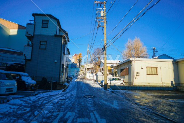 雪に包まれる横浜市神奈川区