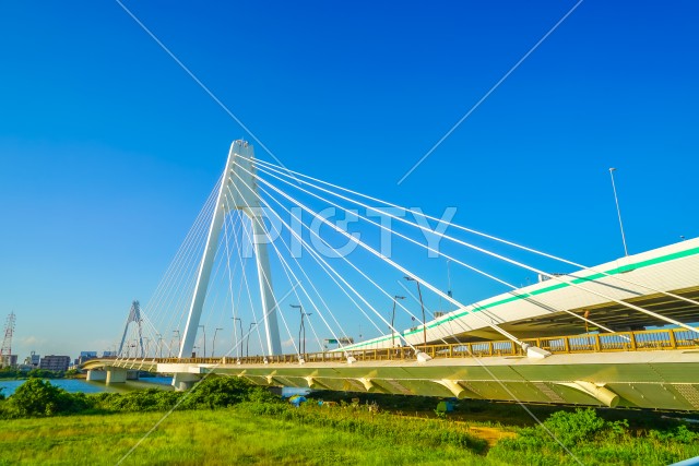 大師橋と青空