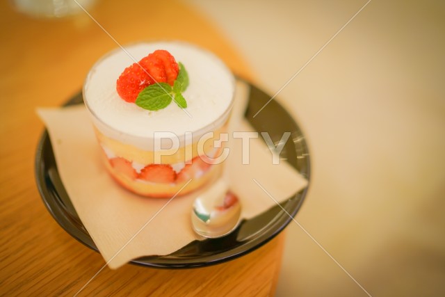 いちごのクリームケーキ