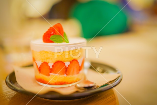 いちごのクリームケーキ