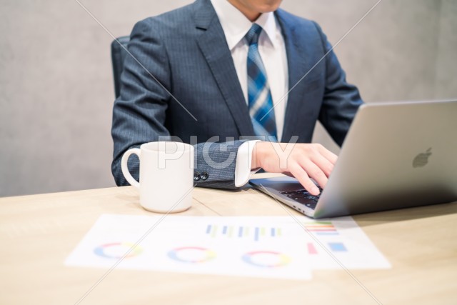 写真のタイトルが入ります