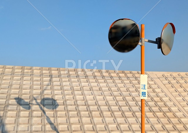 写真のタイトルが入ります