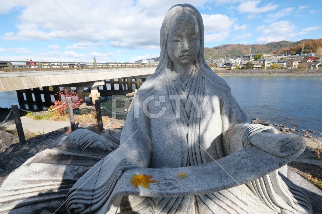 写真のタイトルが入ります