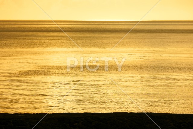 夕焼けの海