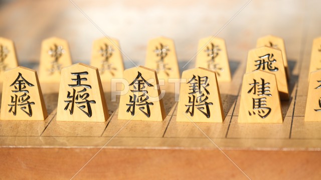 王将と中心に並ぶイメージ