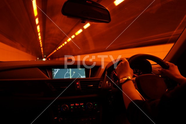 自動車運転イメージ