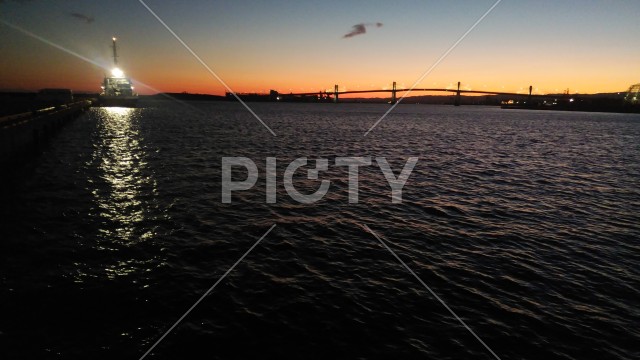 夕暮れの小名浜港