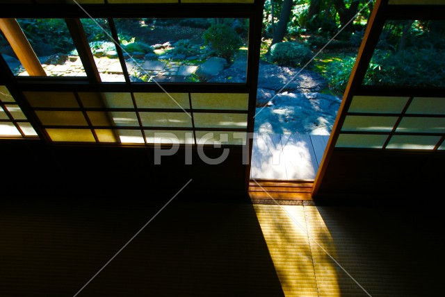 写真のタイトルが入ります