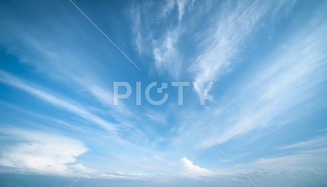 爽やかな青空と雲