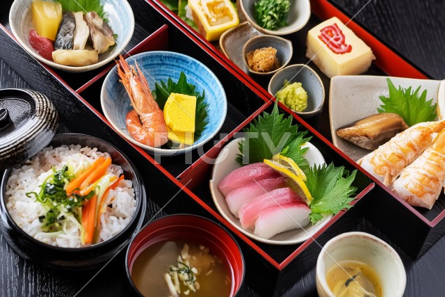 写真のタイトルが入ります