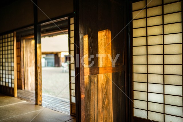 写真のタイトルが入ります