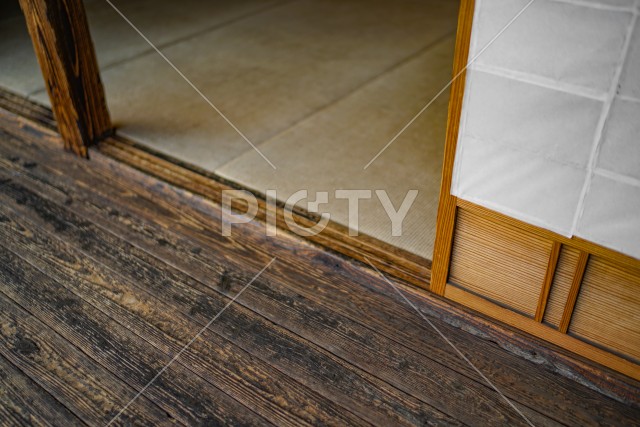 写真のタイトルが入ります
