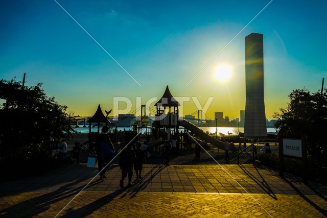 豊洲ぐるり公園と夕景