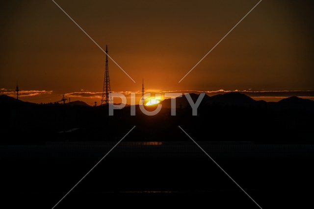 夕景と電柱
